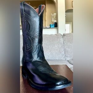 Sleek Black Western Cowboy Boots